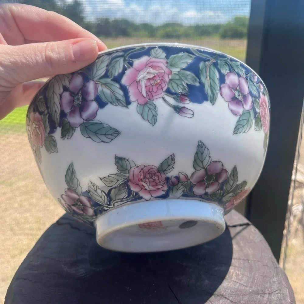 Andrea by Sadek Round serving plate, tall, with floral pattern